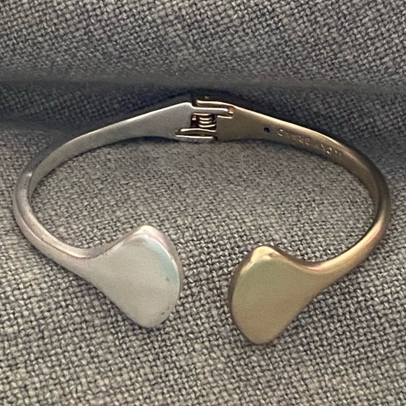 🌼HOST PICK🌼 Lucky Brand Two-Tone Paddle Hinge Cuff Bracelet - Picture 3 of 9
